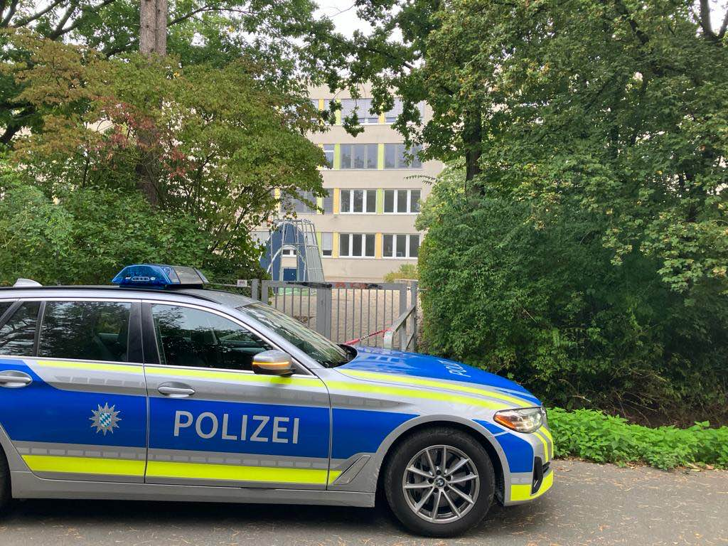 Die Polizei verkündete den Einsatz um kurz nach 8.00 über die Social Media Plattform X. Die Polizei verkündete den Einsatz um kurz nach 8.00 über die Social Media Plattform X.