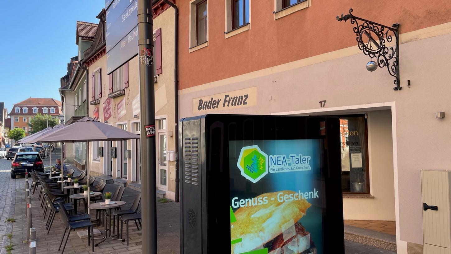 Wer in Bad Windsheim Gebäude an Frisöre, Eisdielen oder Gastronomiebetriebe vermietet, muss künftig Fremdenverkehrsbeiträge zahlen. Wer in Bad Windsheim Gebäude an Frisöre, Eisdielen oder Gastronomiebetriebe vermietet, muss künftig Fremdenverkehrsbeiträge zahlen.