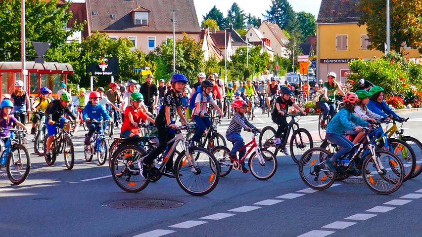 Die Aktion "Kidical Mass" von ADFC, BN und VCD macht auf die nach wie vor unzureichende Infrastruktur und Sicherheit für Radfahrer und andere, nicht motorisierte Verkehrsteilnehmer aufmerksam - seit einigen Jahren auch in Schwabach.