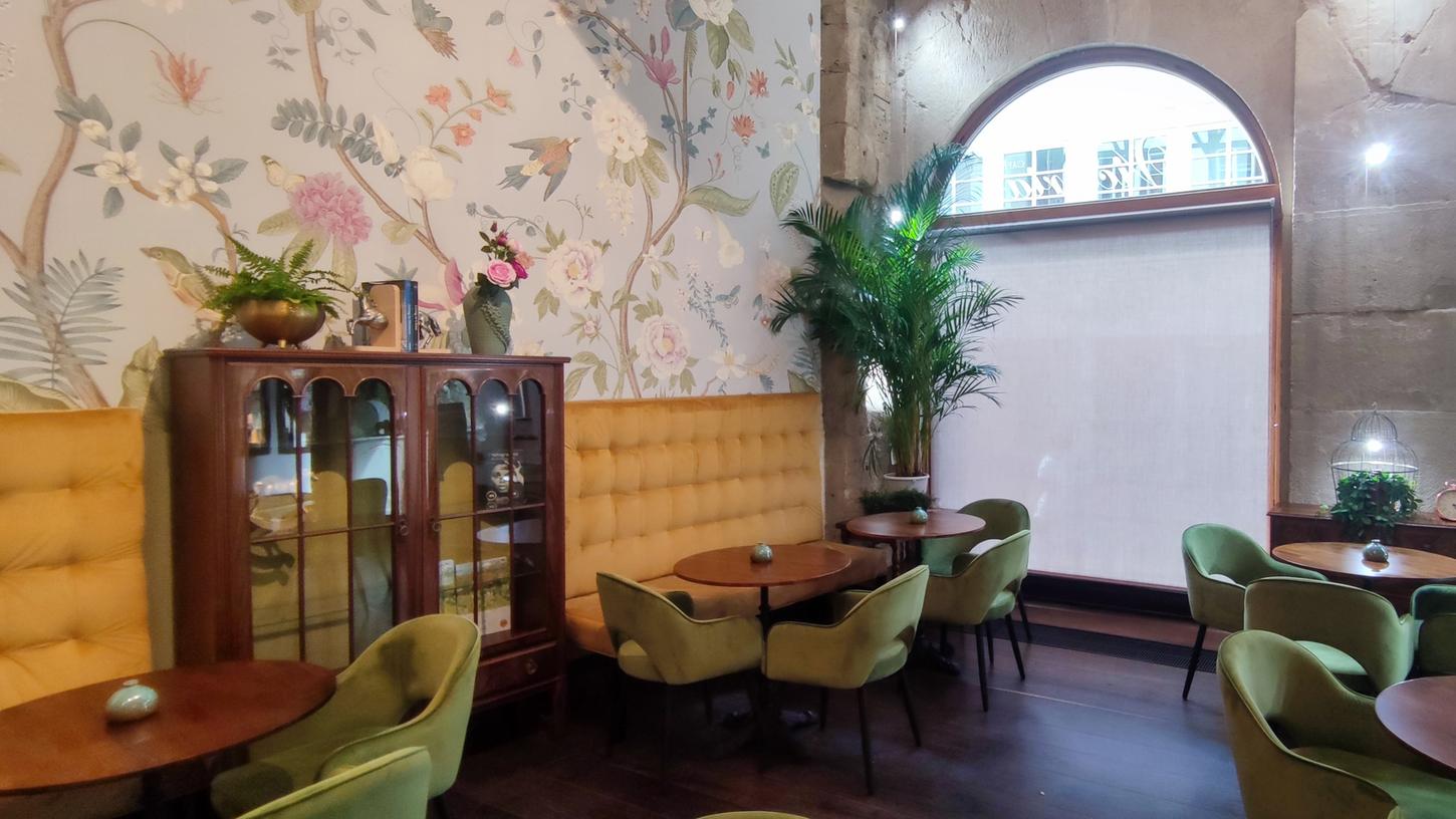 Die Inneneinrichtung von Café Victoria besticht durch einen britischen, viktorianischen Charme.
