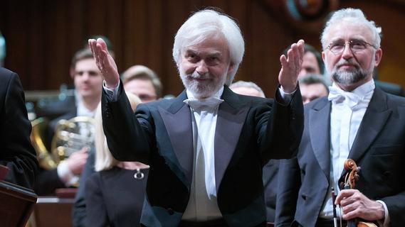 Meisterpianist Krystian Zimerman begeistert in Nürnberg - und bringt zum Konzert gleich drei Flügel
