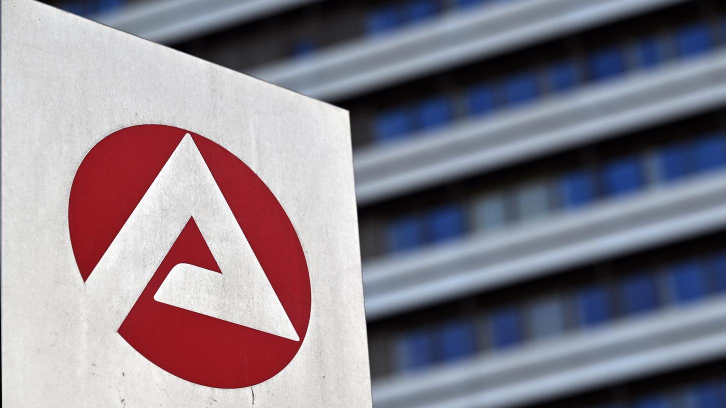Der Herbst macht sich bemerkbar: Die Arbeitslosenquote sinkt leicht, in Neumarkt liegt sie bei 2,4 Prozent. Der Herbst macht sich bemerkbar: Die Arbeitslosenquote sinkt leicht, in Neumarkt liegt sie bei 2,4 Prozent.