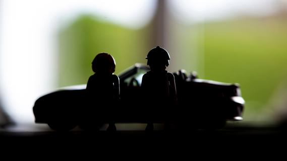 "Wo sollen wir denn hin?" - Playmobil-Beschäftigte nach Abteilungsschließung in Zirndorf schockiert