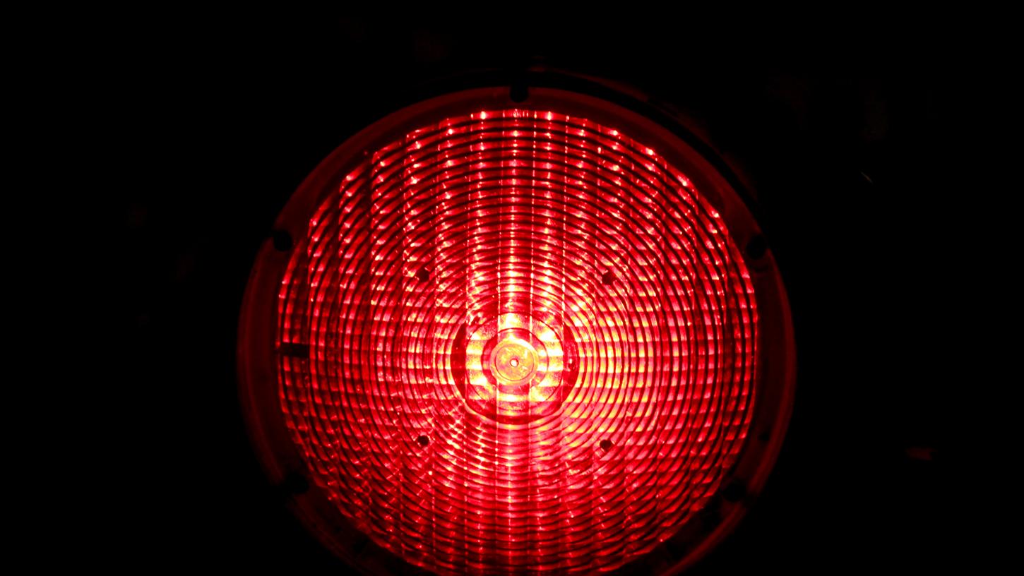 Das rote Licht hat einen Mann im Landkres Regensburg nicht gestoppt. Das rote Licht hat einen Mann im Landkres Regensburg nicht gestoppt.