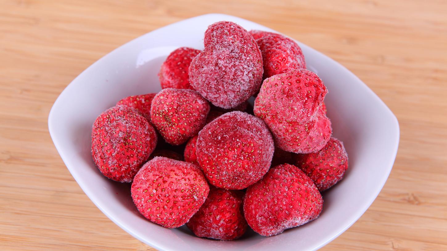 Das RKI hat tiefgekühlte Erdbeeren als HAV-Überträger im Verdacht. Das RKI hat tiefgekühlte Erdbeeren als HAV-Überträger im Verdacht.