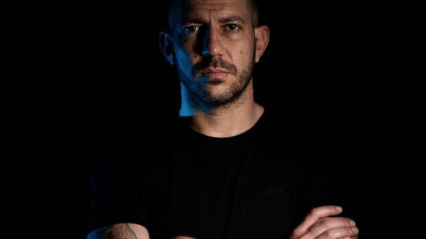 Blümchen, House und Techno - aus diesen drei Zutaten bastelt die Nasty Familie seit einer gefühlten Ewigkeit Monat für Monat erinnerungswürdige Events in der Rakete zusammen. Bei der kommenden Ausgabe am Samstag liefern die DJs Milan Milano, DaniSbert (Foto) und Basti Glanz den Soundtrack zur Blumendeko. Das Fest für alle Sinne startet um 23 Uhr.
