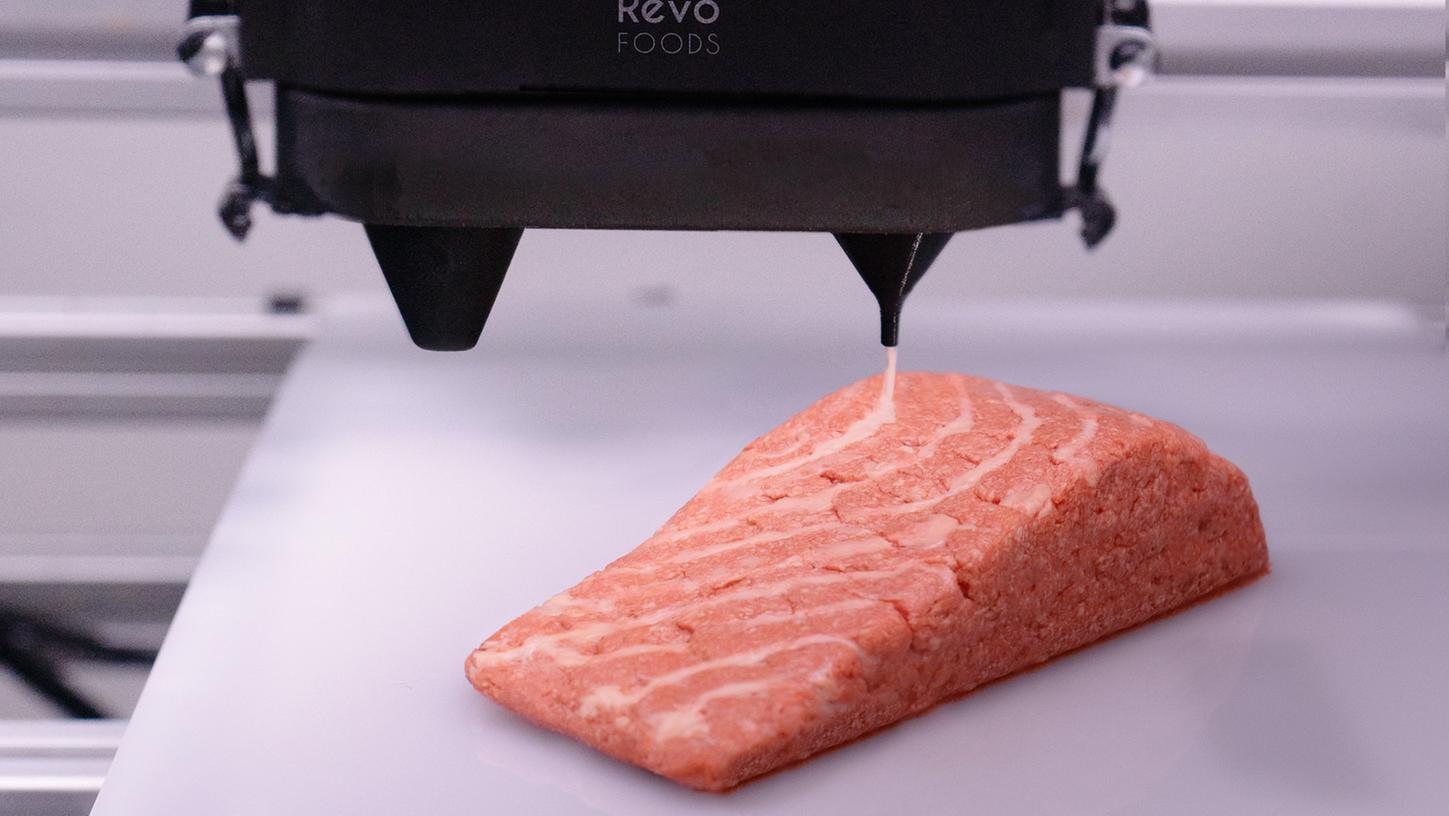 Der vegane Lachs besetht zum großen Teil aus Pilz-Proteinen. Der vegane Lachs besetht zum großen Teil aus Pilz-Proteinen.