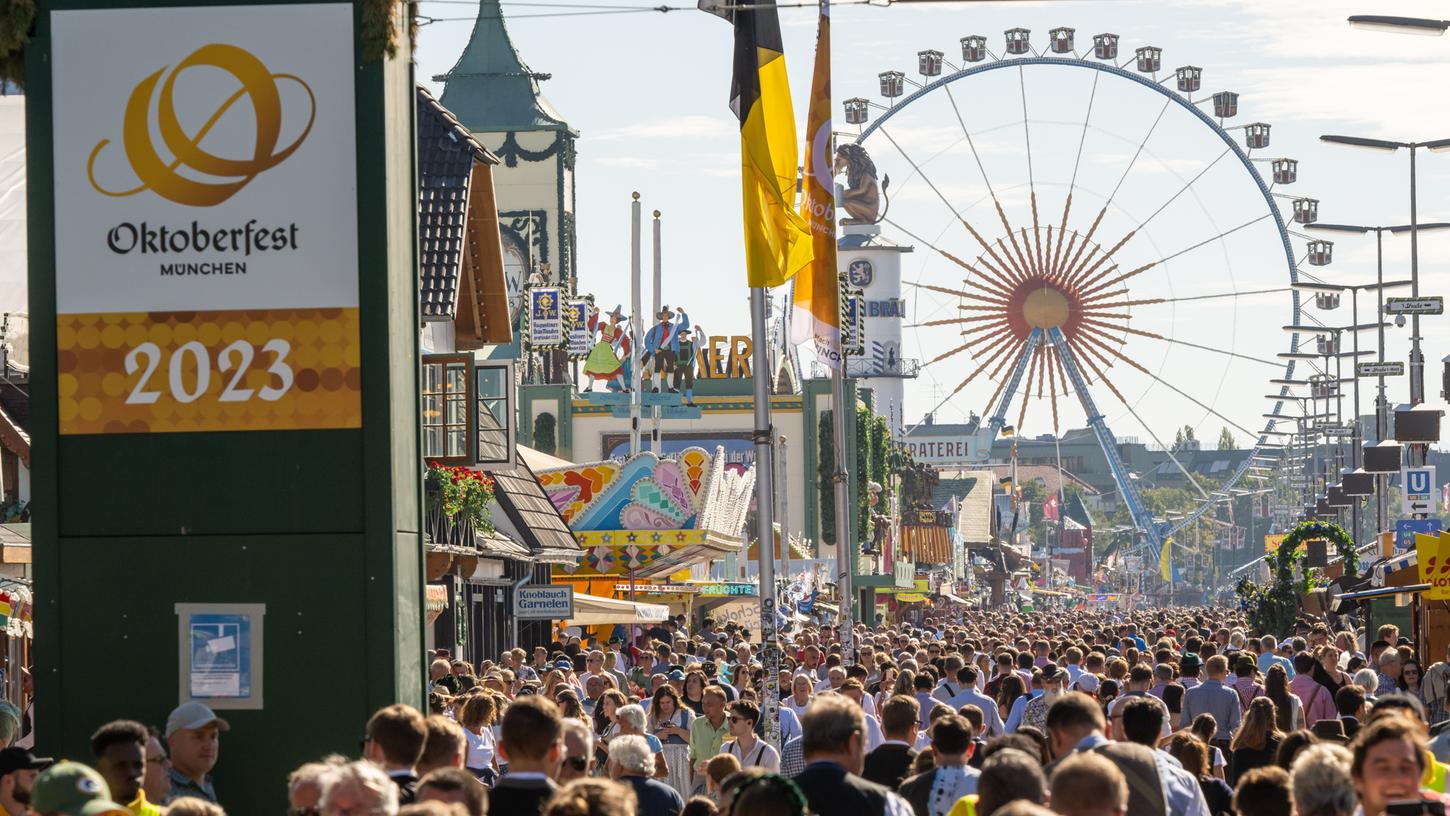 Auf dem Oktoberfest wird man auf jeden Fall sein Geld los. (Symbolbild) Auf dem Oktoberfest wird man auf jeden Fall sein Geld los. (Symbolbild)