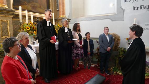 Feierliche Ordination des neuen Pfarrers Klaus Tillmann in der Gemeinde Betzenstein