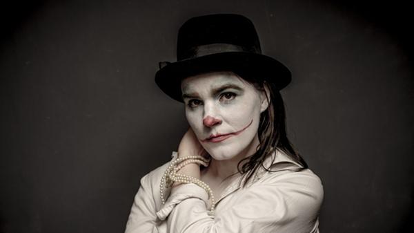 Die finnische Musikerin Mirja Klippel gilt als ein Ausnahmetalent der alternativen Folk-Szene. Am Samstag beehrt die Songwriterin das Kulturforum Fürth. Um 19.30 Uhr konzertiert Klippel gemeinsam mit Gitarrist Alex Jønsson an ihrer Seite.