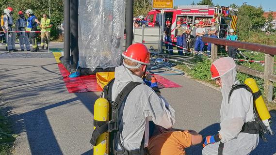 Das gabs noch nie: Feuerwehr-Nachwuchs im Kreis Forchheim simuliert Ernstfälle im 24-Stunden-Einsatz