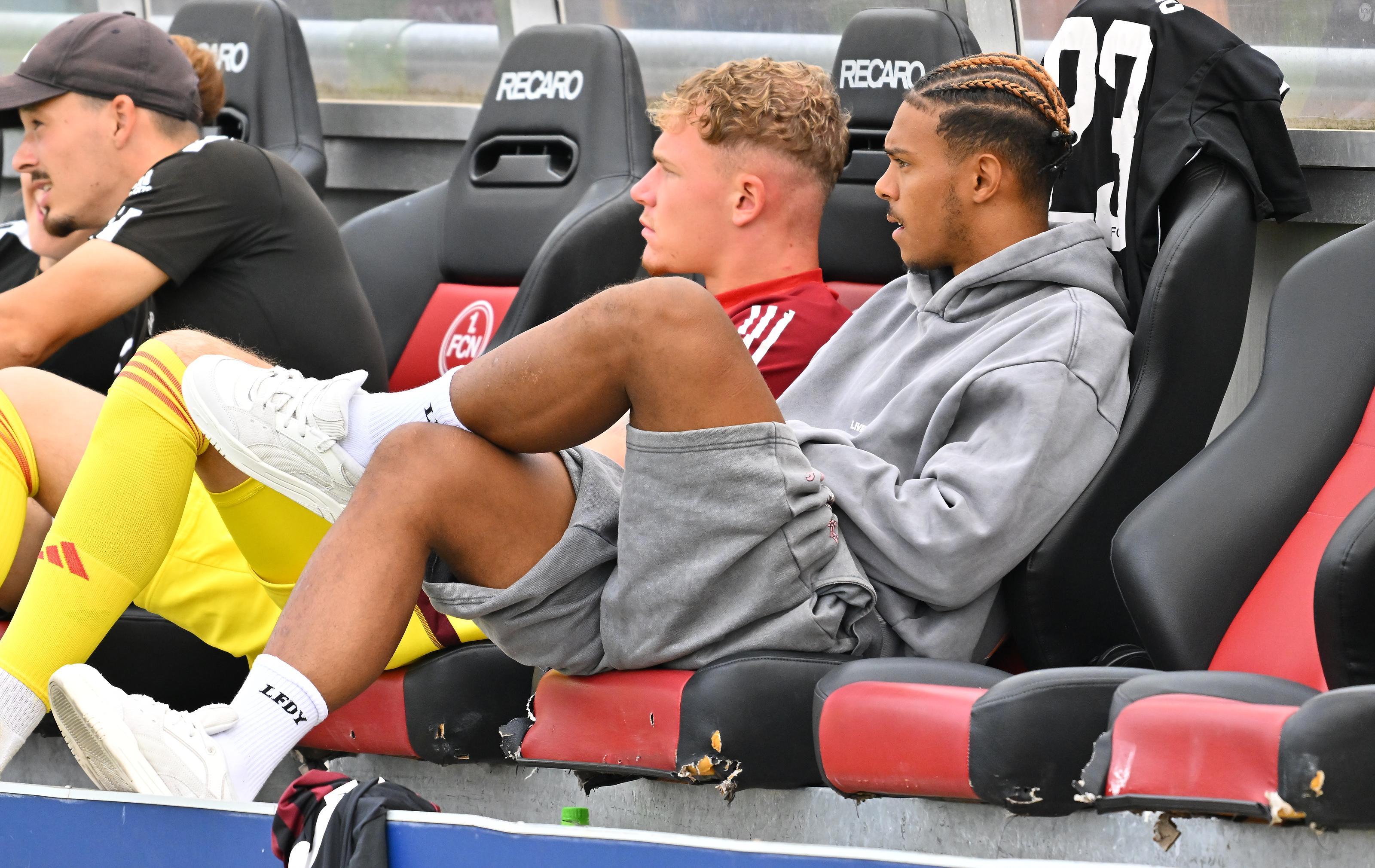 An SocialMediaStar NiklasWilson Sommer scheiden sich beim 1. FC Nürnberg die Geister