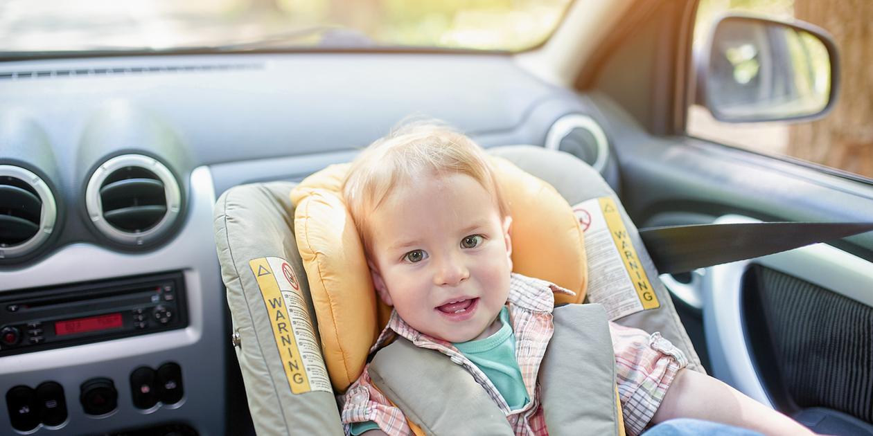 Regelungen und Strafen Ab welchem Alter dürfen Kinder im Auto vorne sitzen? Nordbayern Regelungen und Strafen Ab welchem Alter dürfen Kinder im Auto vorne sitzen? Nordbayern