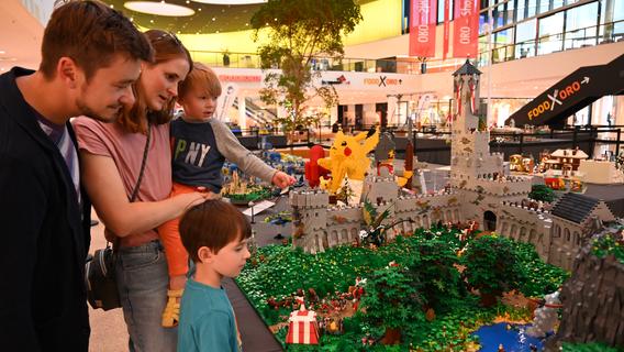 Es braucht 100.000 Lego-Steine: Dann ist Schloss Neuschwanstein in Schwabach nachgebaut