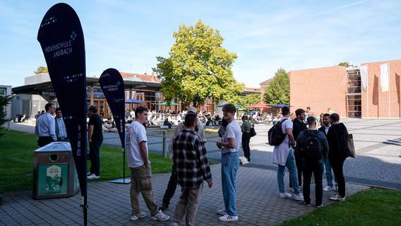 1110 Studierende im ersten Semester: Die Hochschule Ansbach startet ins neue Wintersemester