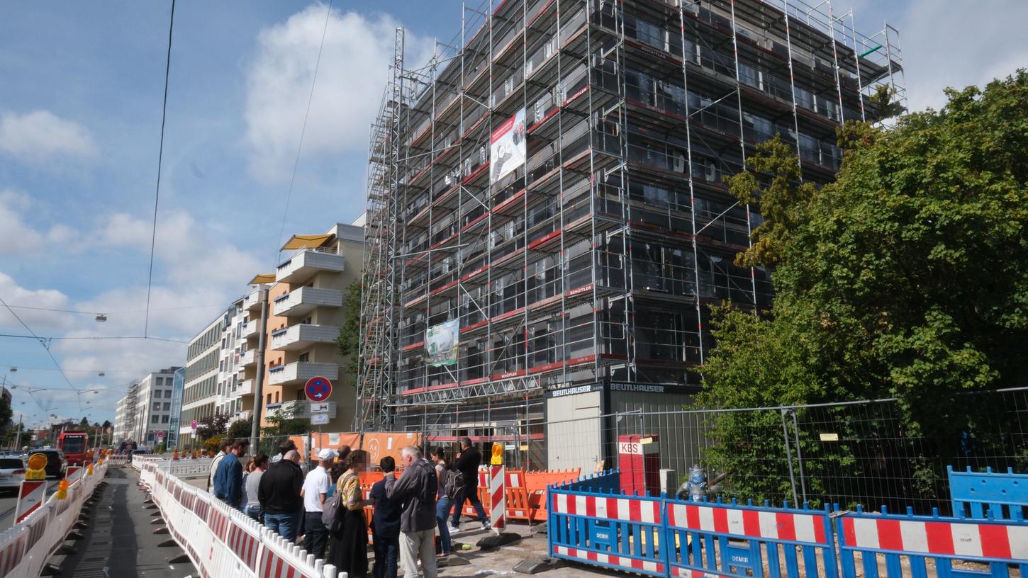 Eine gute Nachricht auch für die Käufer von Wohnungen in der Ostendstraße: Schon bald werden die Bauarbeiten hier wieder aufgenommen.  