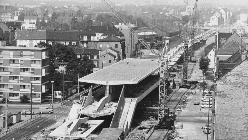 Da ging es hoch her: Bauarbeiten der U-Bahn in den 1960er Jahren in Muggenhof.