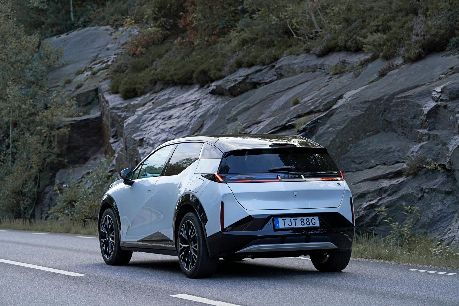 Die Höchstgeschwindigkeit ist in beiden Fällen auf 180 km/h begrenzt.