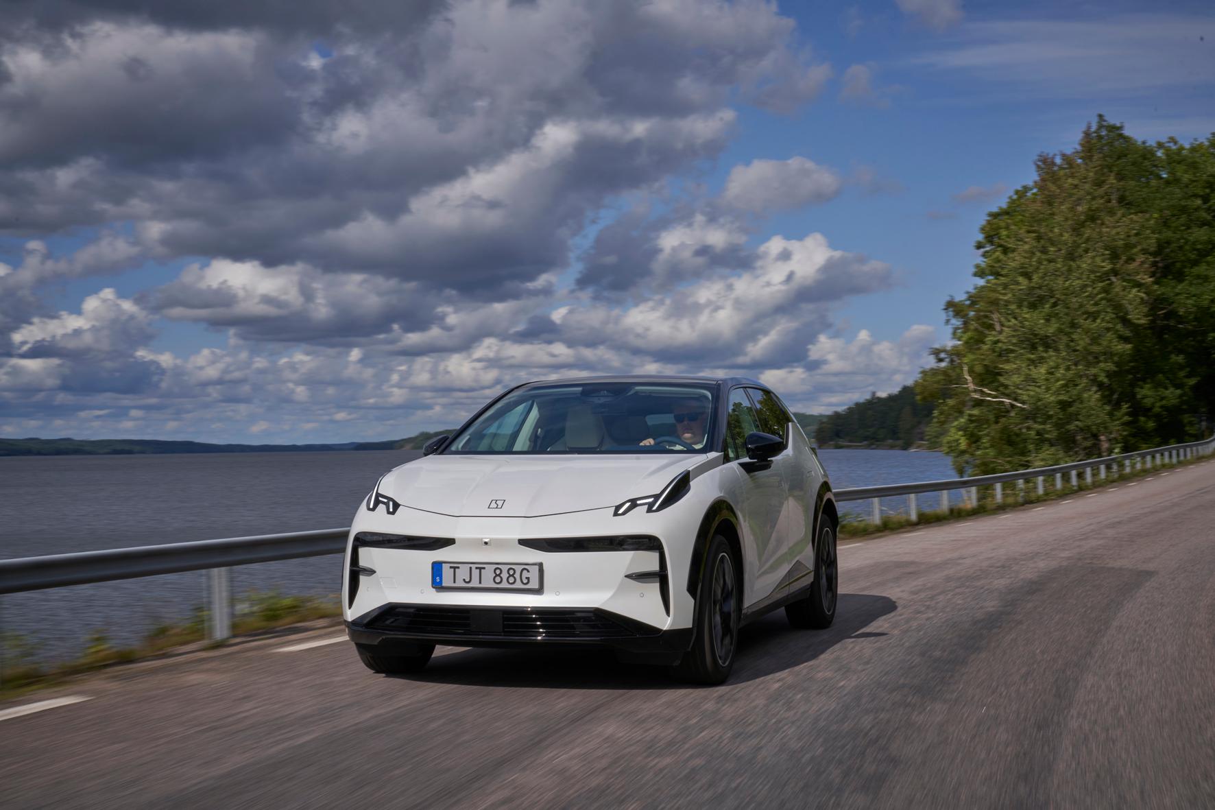 Für den Long Range RWD ruft Zeekr ab 44.900 Euro auf, für den stärkeren und allradgetriebenen Privilege mindestens 49.490 Euro.