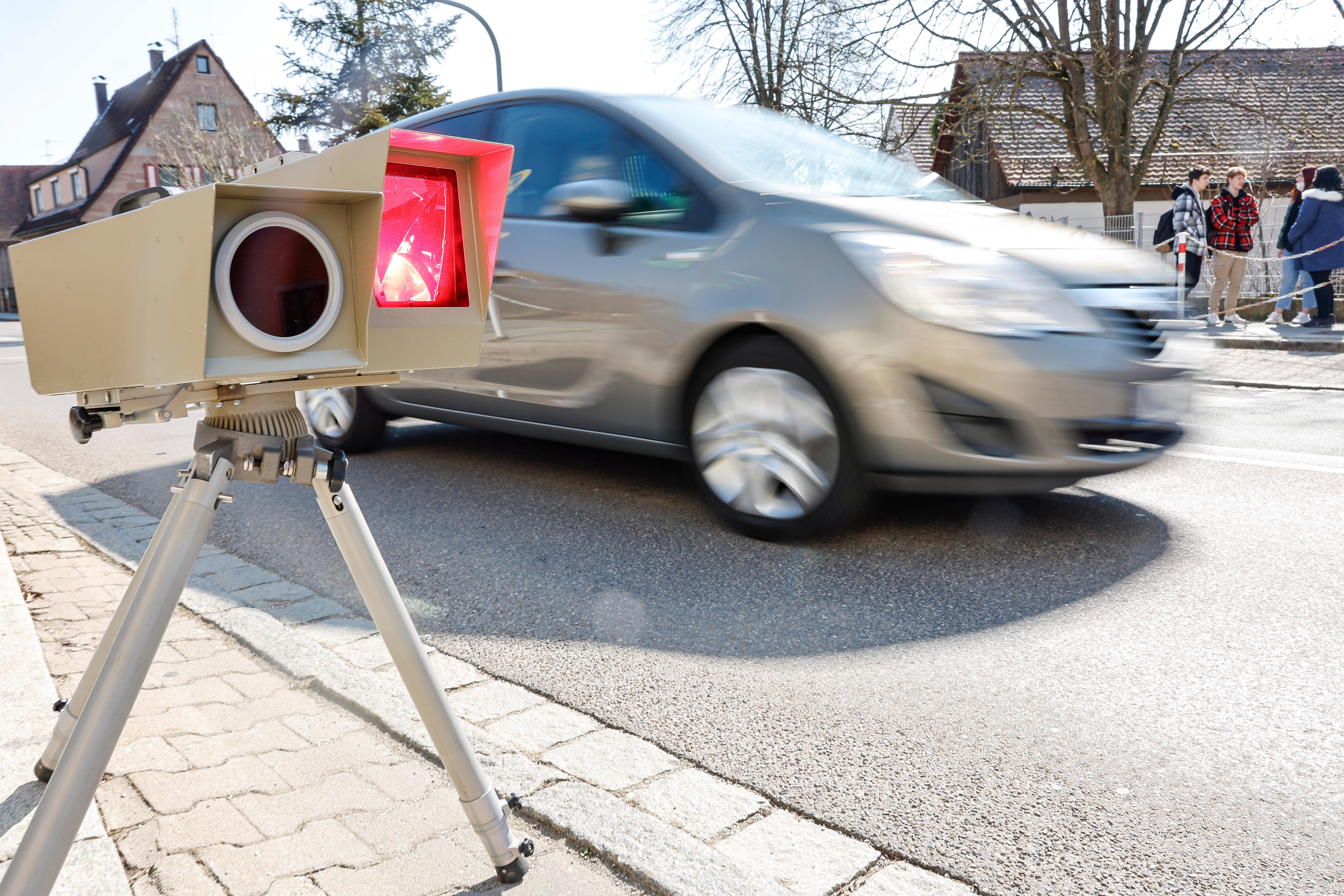 Geschwindigkeitskontrolle mit Blitzer