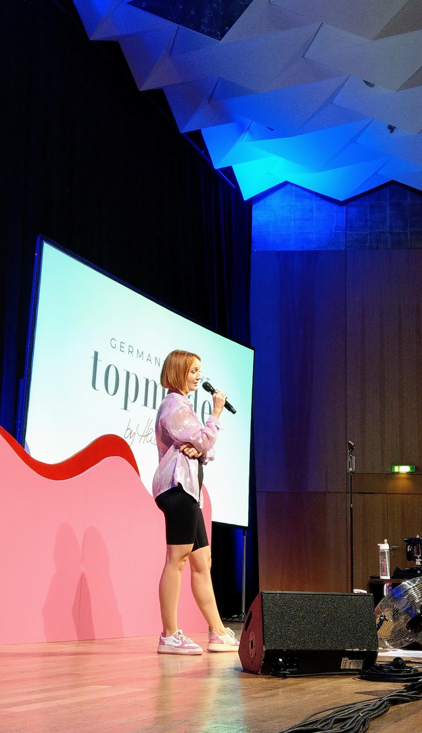 So cringe, dass es Spaß macht Mirella Precek nahm in Nürnberg Reality