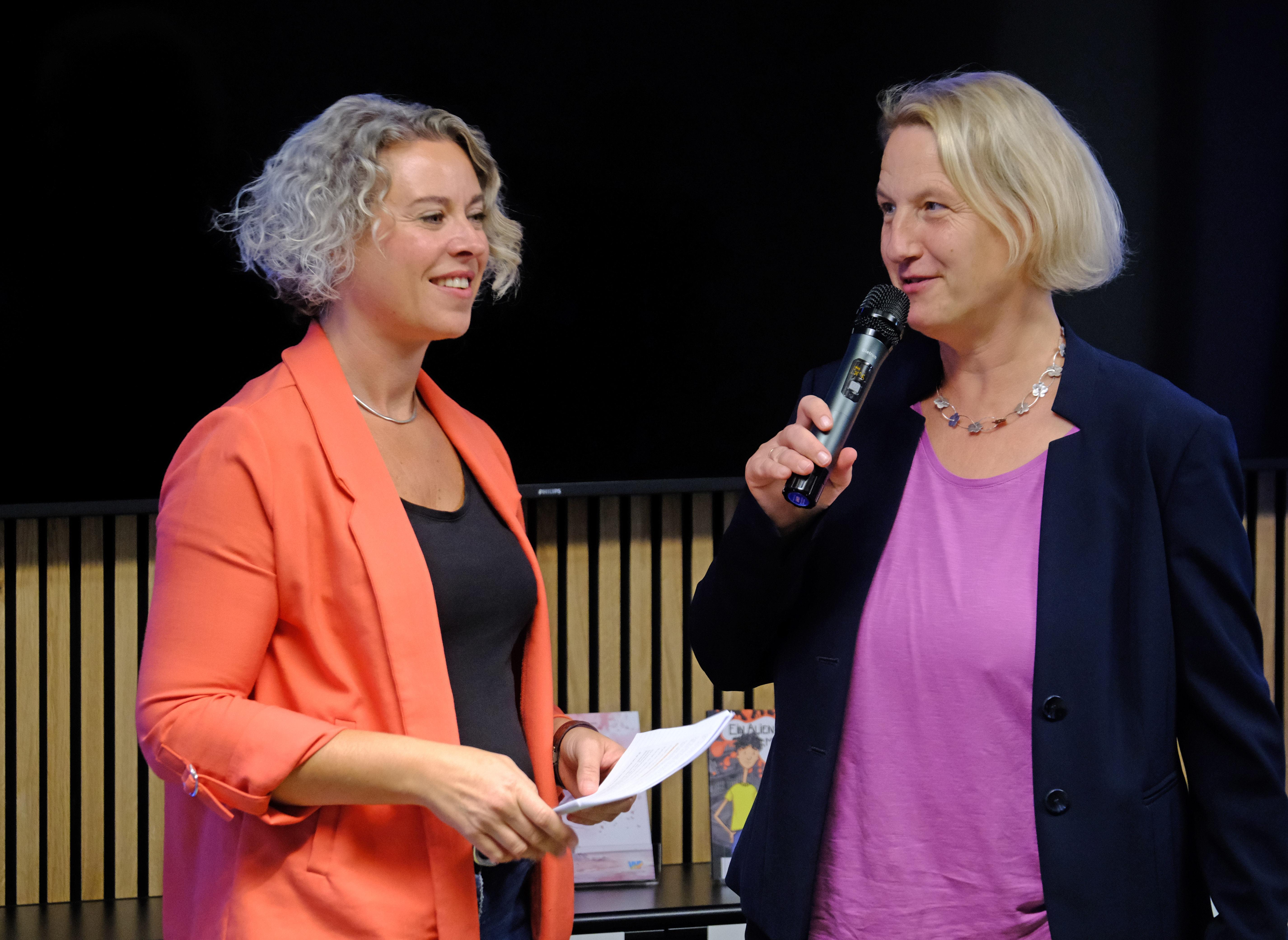 Lesung und Signieraktion des VNP-Schreibwettebewerbs