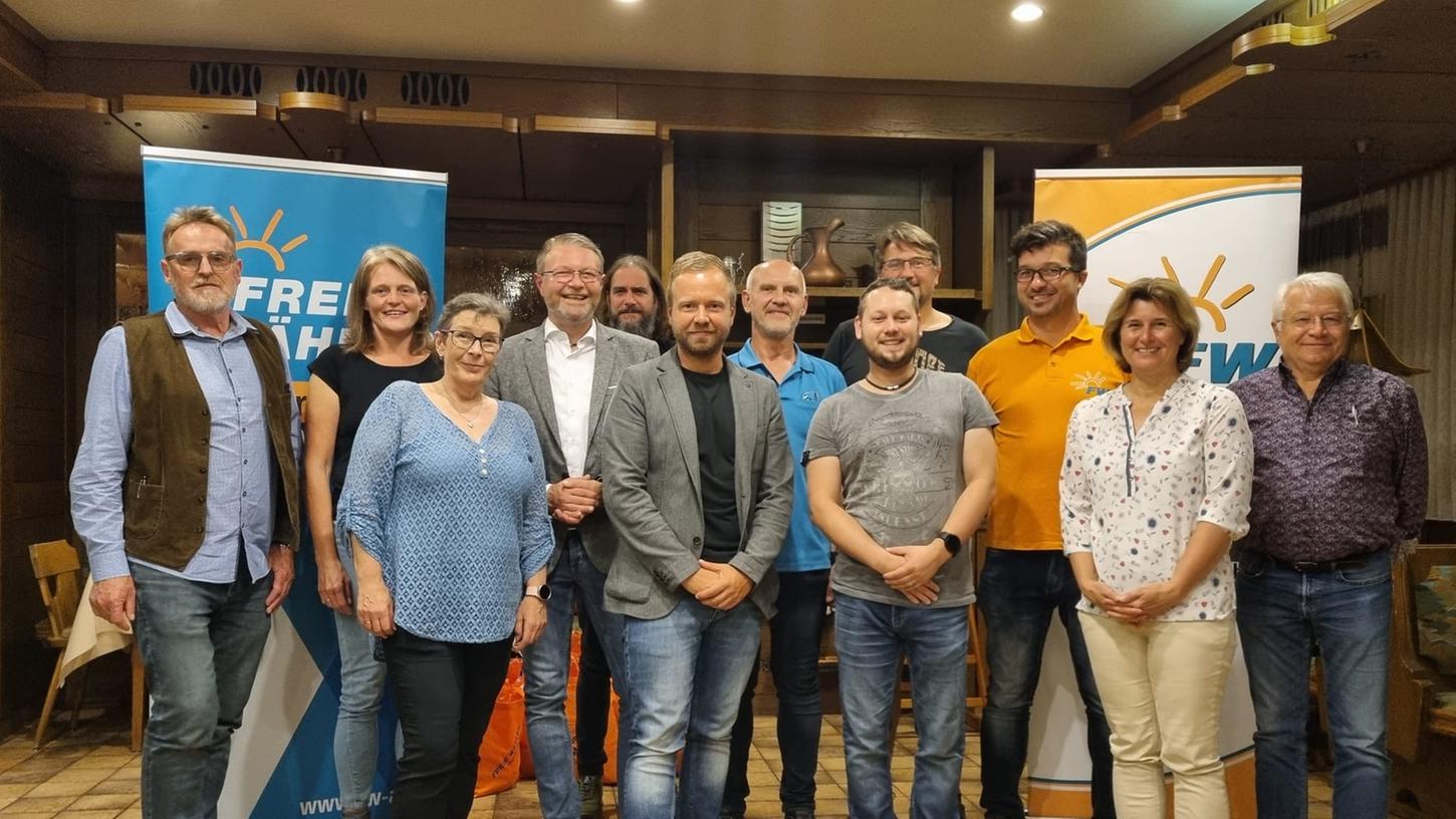 Von links nach rechts: Horst Meidenbauer, Manuela Köller, Christine Ulmer, Hans  Martin Grötsch, Marco Brunner, Bernhard Heinisch, Hans Scheibeck, Manuel Kempa,  Christian Hirsch, Doris Lehnerer, Manfred Meier