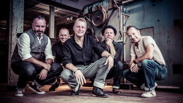 Boppin' B zählen zu den erfolgreichsten deutschen Vertretern in puncto Rock'n'Roll. Die Kapelle aus Aschaffenburg beschallt am Freitag die Ansbacher Kammerspiele mit ihrem Mix aus Rock, Ska und Swing. Los geht die Show um 20 Uhr.