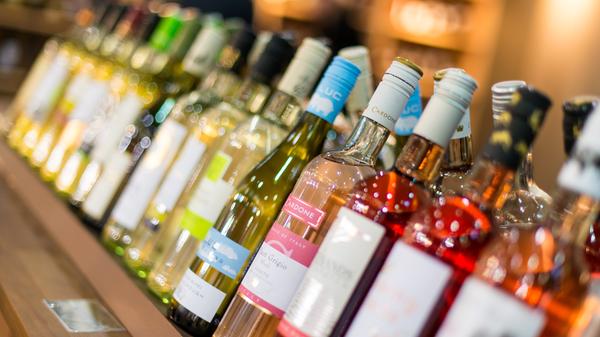 Weine aus Bayerns fruchtbarem Norden können am Sonntag in der Meistersingerhalle probiert werden. Bei dem um 12 Uhr beginnenden Wein-Event sind auch die Winzer und Winzerinnen vor Ort und beraten das Publikum.