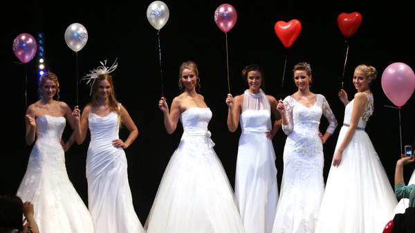 Zukünftige Eheleute können sich am Sonntag Inspirationen für die anstehende Hochzeit und die dazugehörige Feier holen. Bei der um 11 Uhr in der kleinen Jurahalle beginnenden Messe gib's alles, was die Herzen von Liebespaaren begehren. Neu in diesem Jahr ist eine Gentlemen-Area, wo die Herren Kickern und Whiskey trinken dürfen.