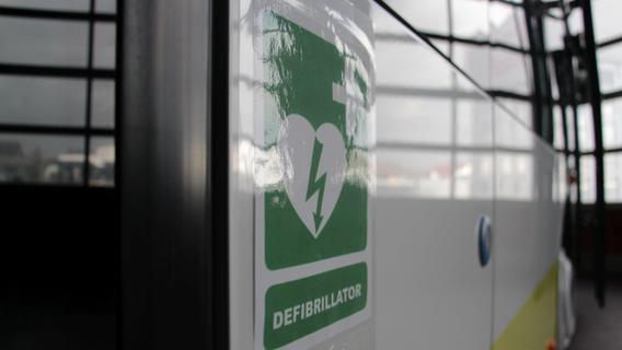 Defibrillatoren als mobile Lebensretter in Bussen und Polizeiautos?