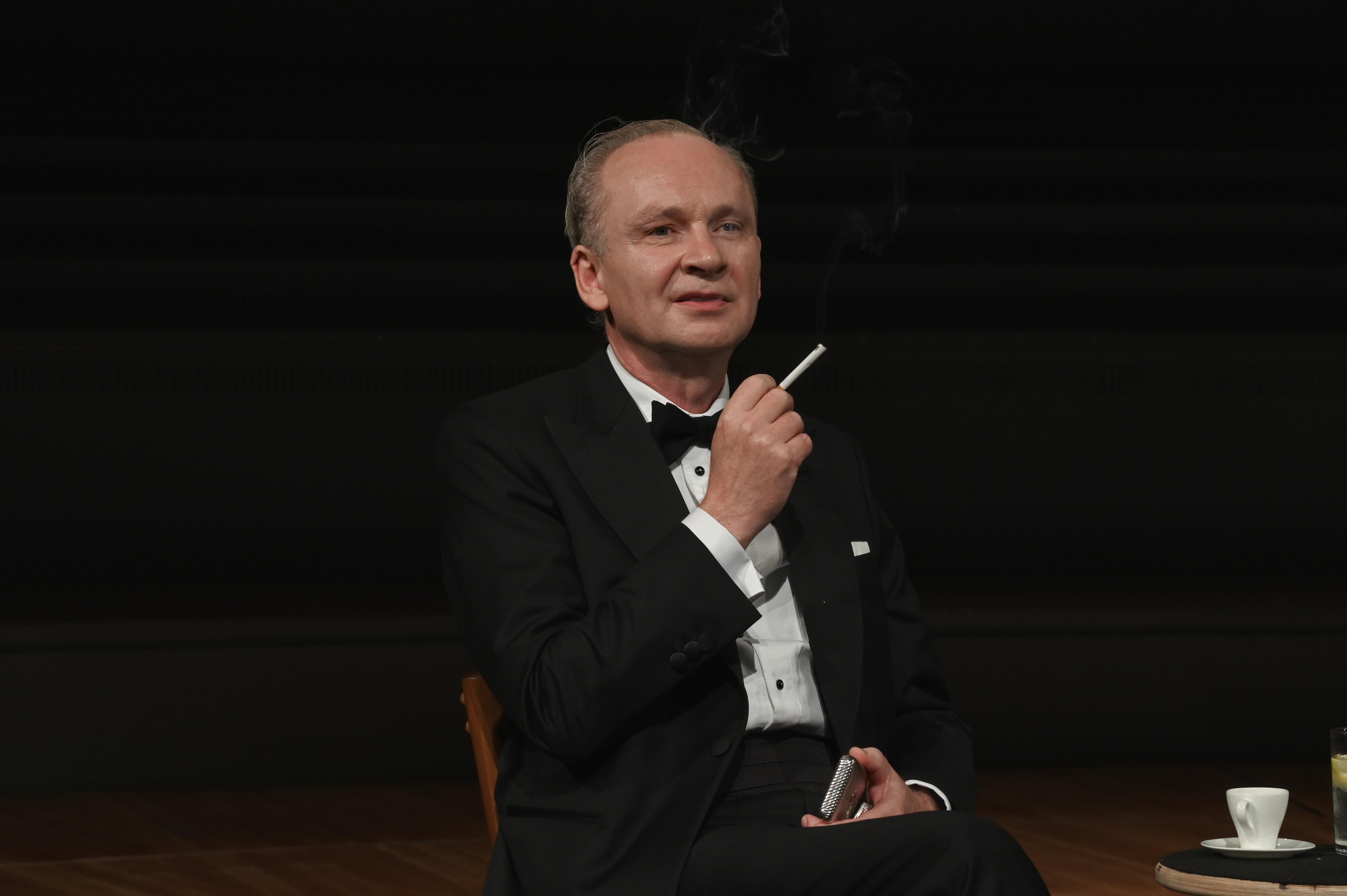 Ferdinand von Schirach spielt sich in der Nürnberger Meistersingerhalle