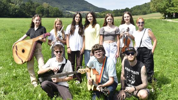 Die Lieder eines Sommers: Deutsche und ukrainische Jugendliche haben Lieder für YouTube aufgenommen