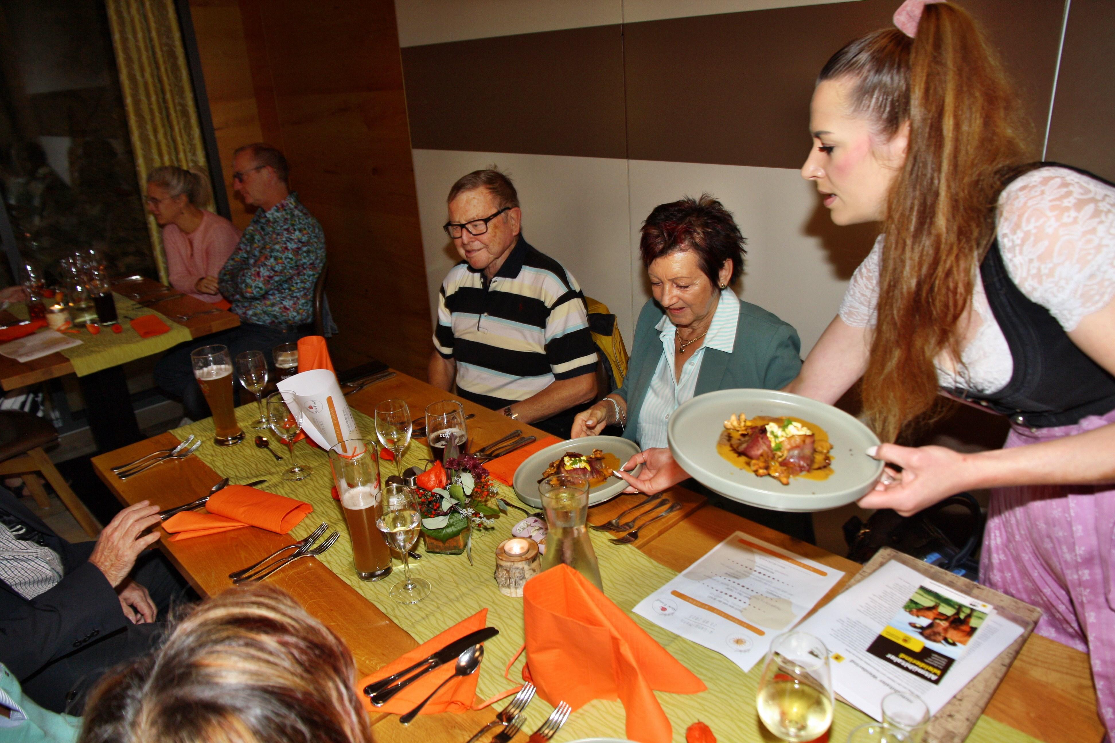 Altm&uuml;hltaler Weiderind: Neue Naturparkmarke in Pappenheim vorgestellt