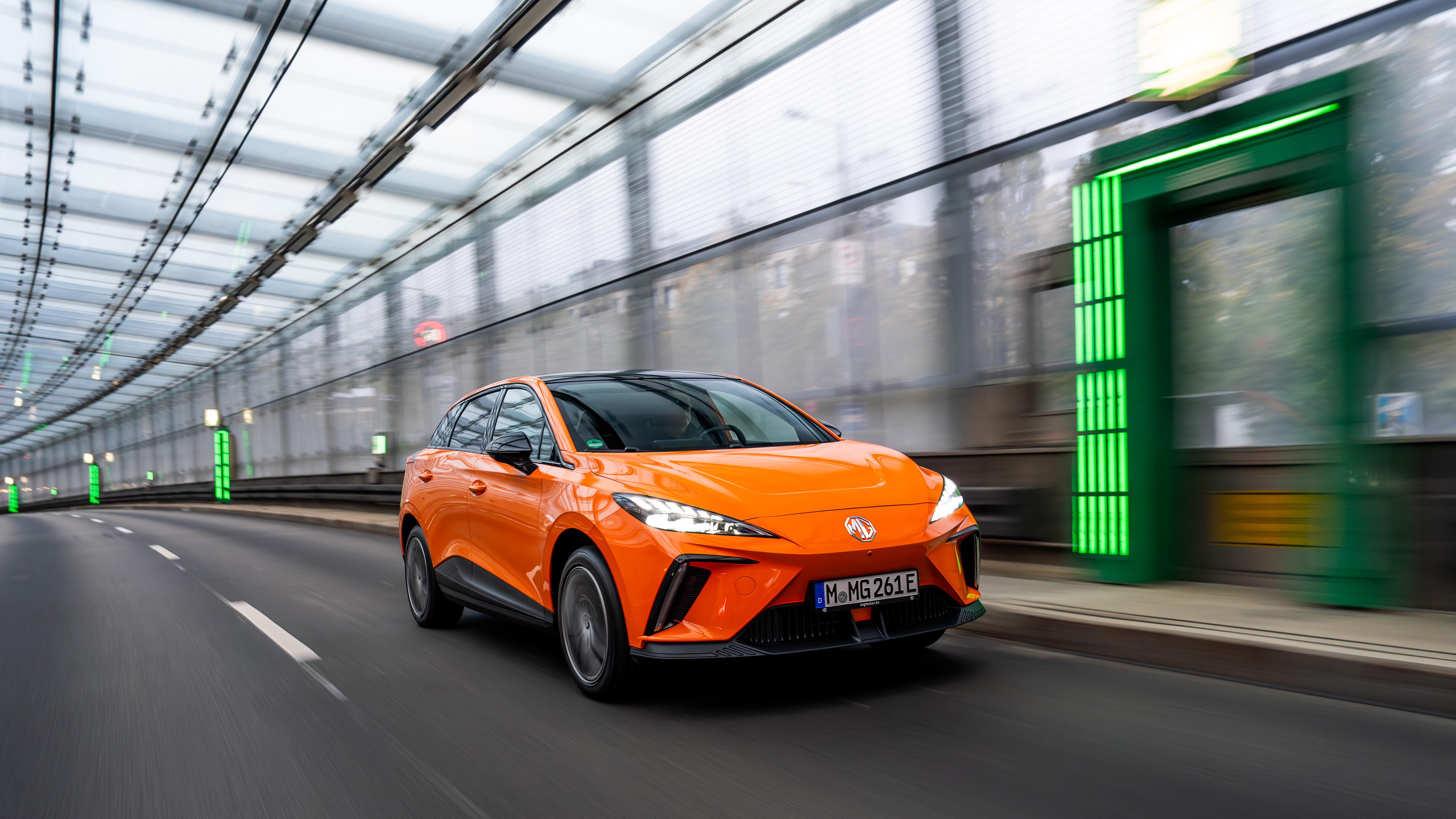 Der Reichweitenkönig steht ab 45.990 Euro in der Preisliste, minus Umweltbonus sind noch 38.812 Euro zu bezahlen.