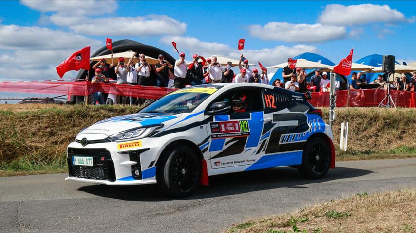 Verbrennt Wasserstoff statt Sprit: Toyota GR Yaris H2, hier im Einsatz bei der Rallye Ypern 2022.