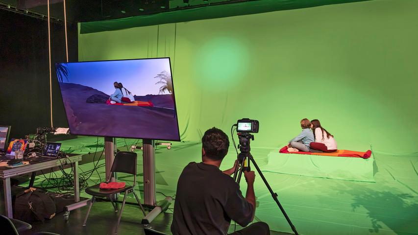Im Experimentiertheater der Theaterwissenschaft konnte man - virtuell - einen Fliegenden Teppich ausprobieren.