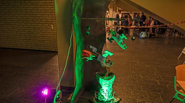 Im Foyer der Philosophentürme in der Bismarckstraße gab es eine Portion Kunst.