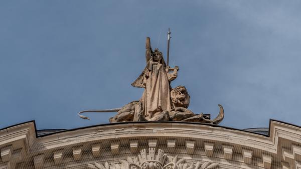 Gutachten nach Absturz vom Fürther Stadttheater: Wo bleibt Elses Kupferfackel?