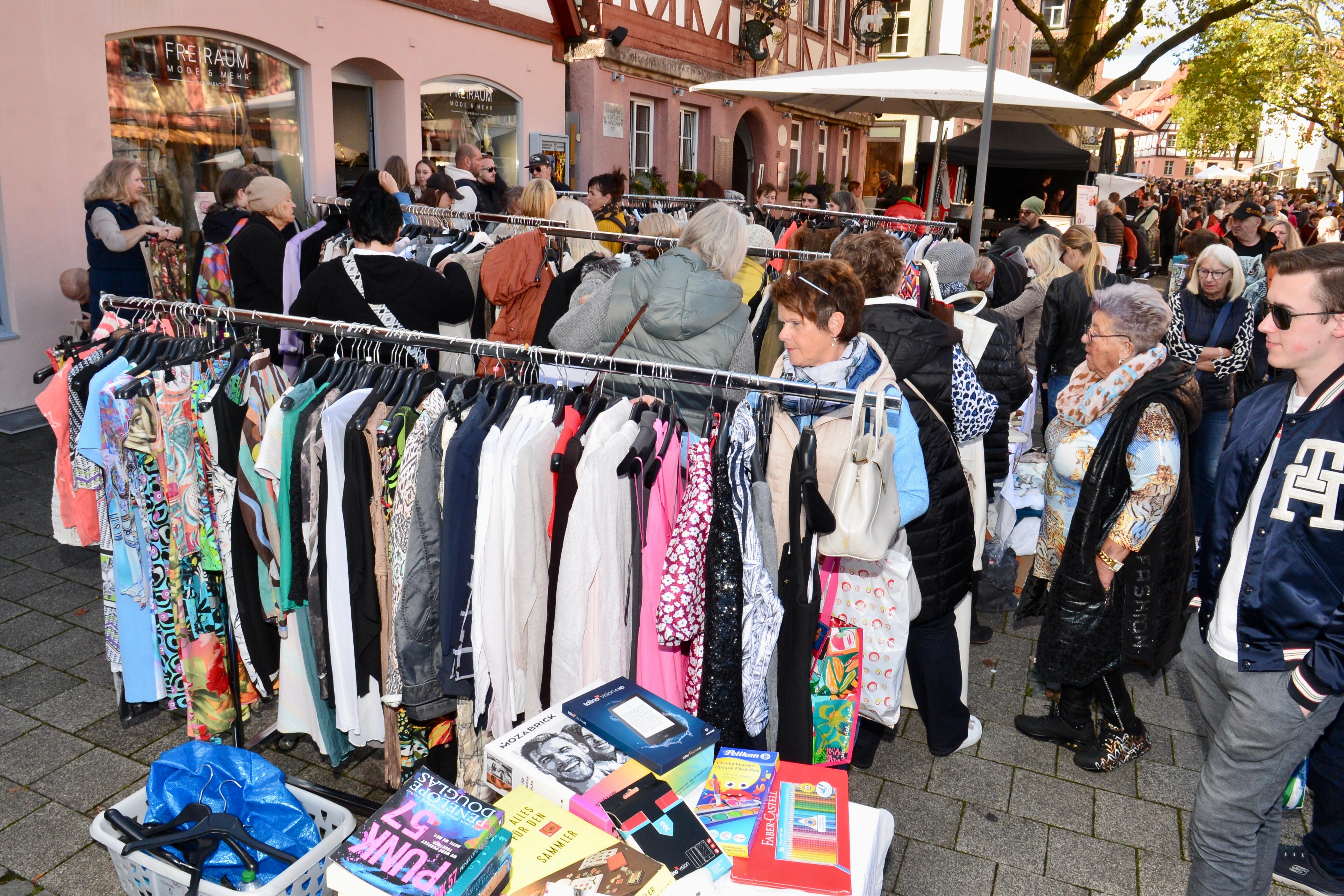 Super Wetter, rekordverdächtige Besuchermassen: Eindrücke von "Schwabach trempelt" 2023.