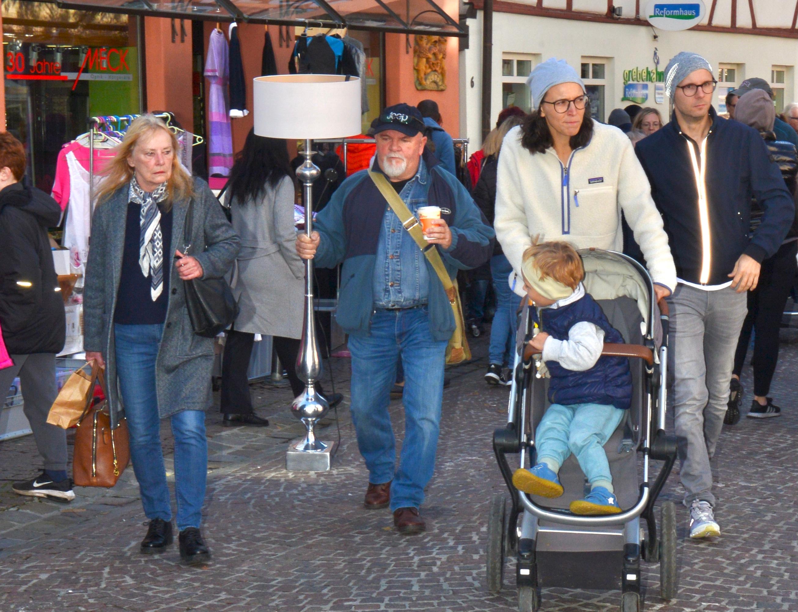 Super Wetter, rekordverdächtige Besuchermassen: Eindrücke von "Schwabach trempelt" 2023.