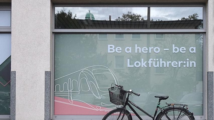 "...be a Radfahrer:in", dachte sich unser Leserfotograf, als er diesen Werbe-Slogan in der Nürnberger Nordstadt entdeckte. Mehr Leserfotos finden Sie hier