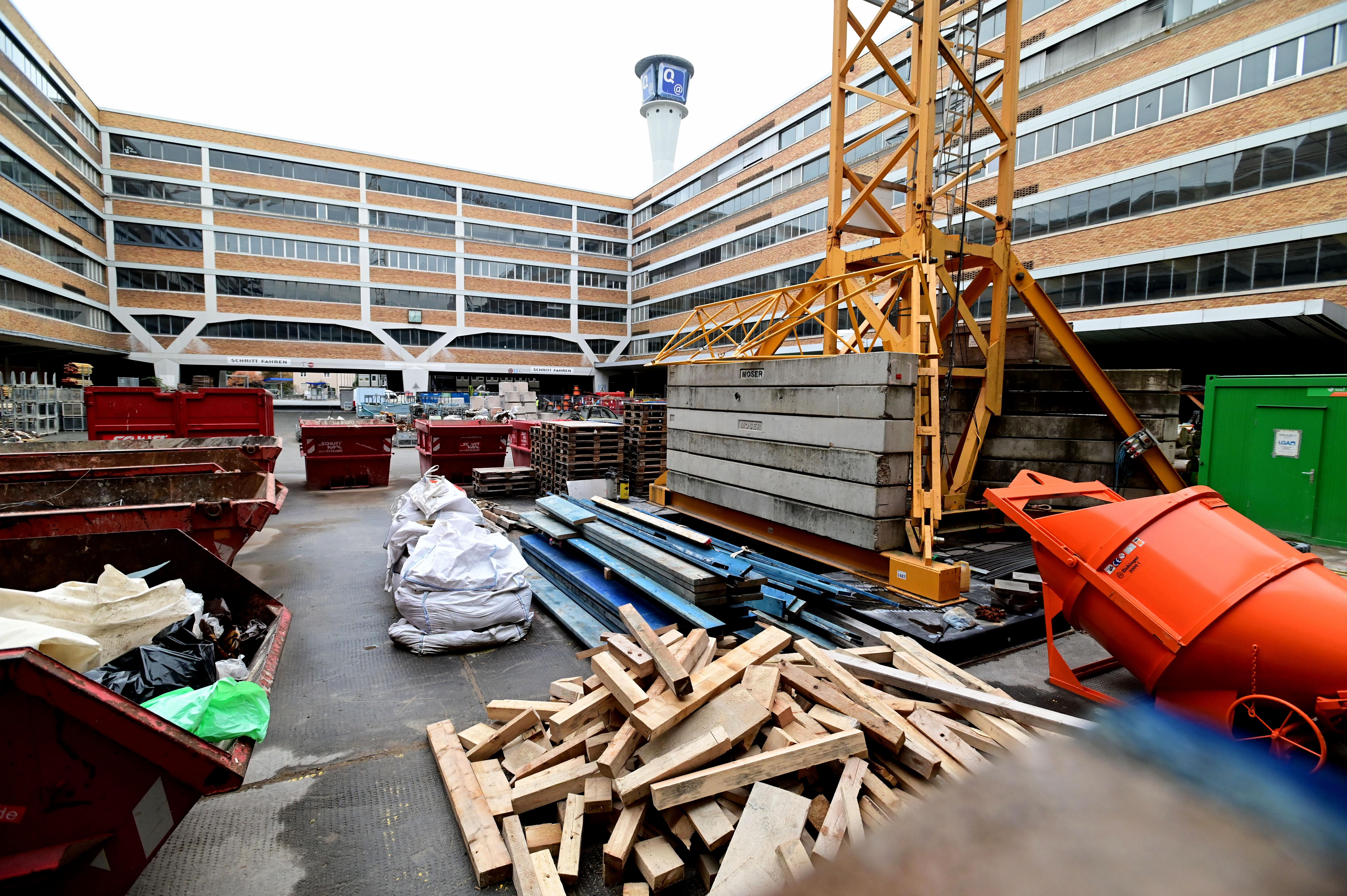 Der Gebäudekomplex an der Fürther Straße wird abschnittsweise umgebaut. Auch 1000 Wohnungen sollen hier entstehen.