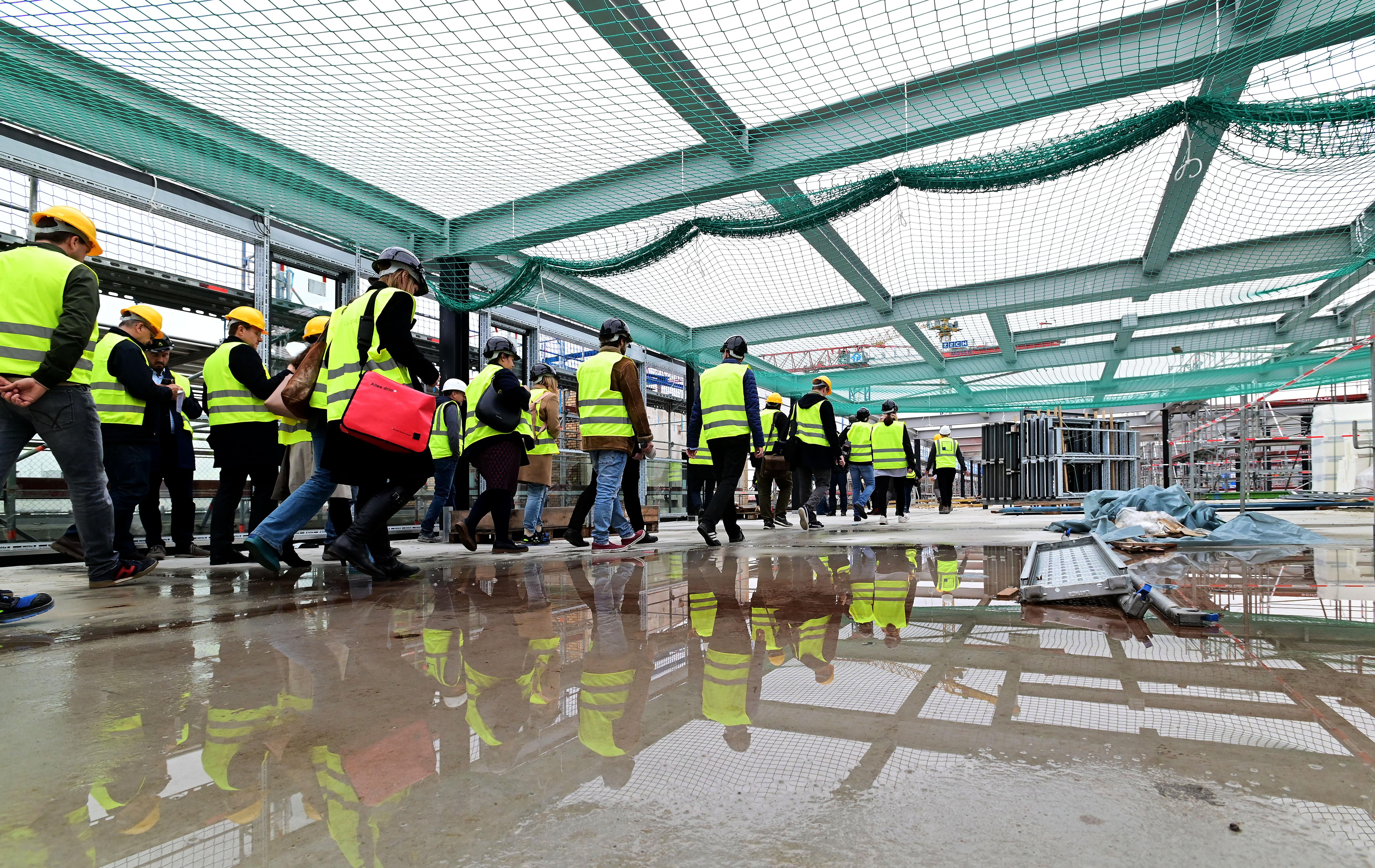 Bei einem Rundgang informierte sich die Stadtspitze über den aktuellen Stand.