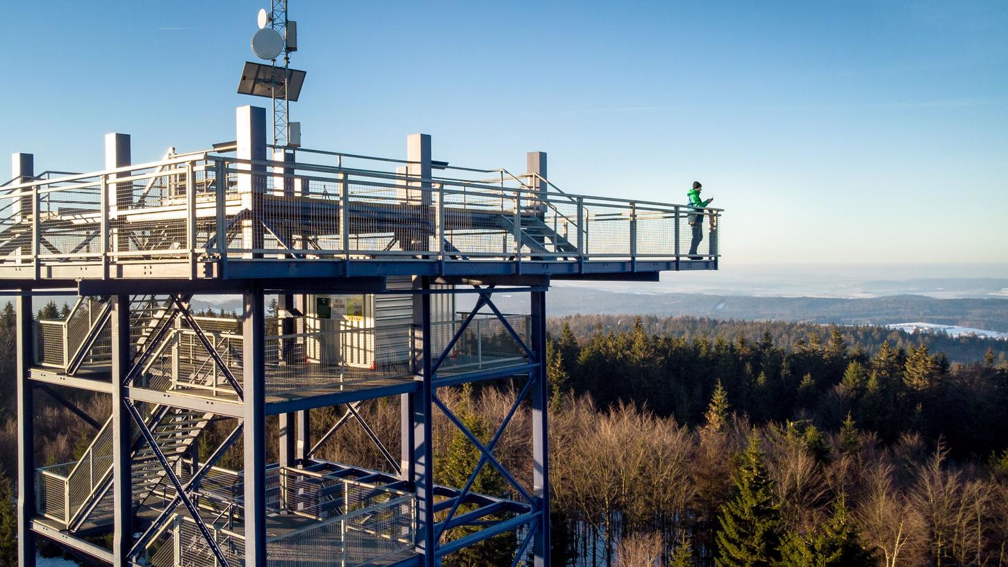 Der Rabenberg-Aussichtsturm auf dem Havran in Tschechien: Auf dem Gelände um den Berg fand eine gemeinsame Polizeiübung deutscher und tschechischer Einsatzkräfte statt (Symbolbild). Der Rabenberg-Aussichtsturm auf dem Havran in Tschechien: Auf dem Gelände um den Berg fand eine gemeinsame Polizeiübung deutscher und tschechischer Einsatzkräfte statt (Symbolbild).