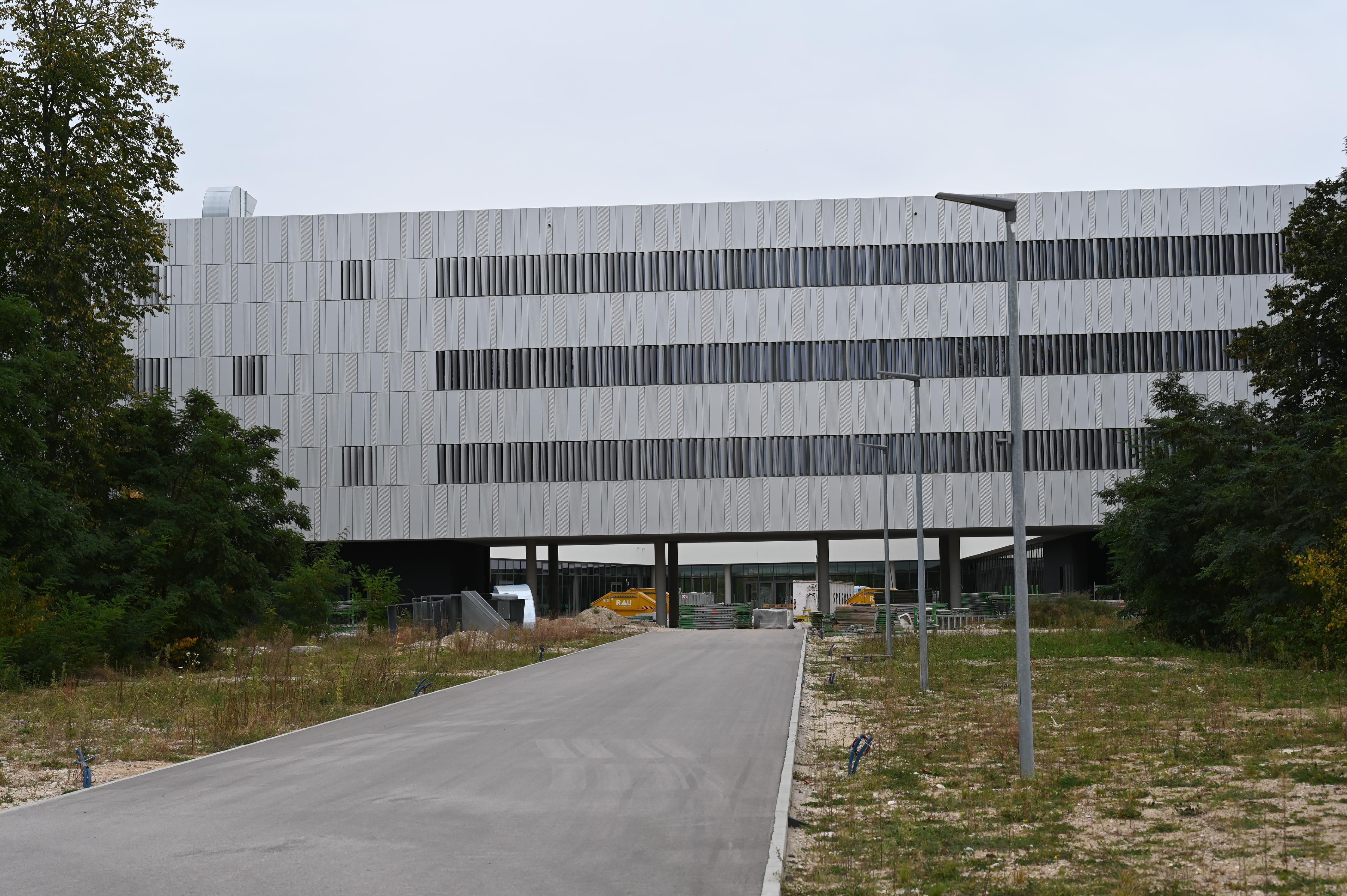 Die große Fläche des Campus der Offizierschule (OSLW) wird zunächst ohne Photovoltaik auskommen müssen.