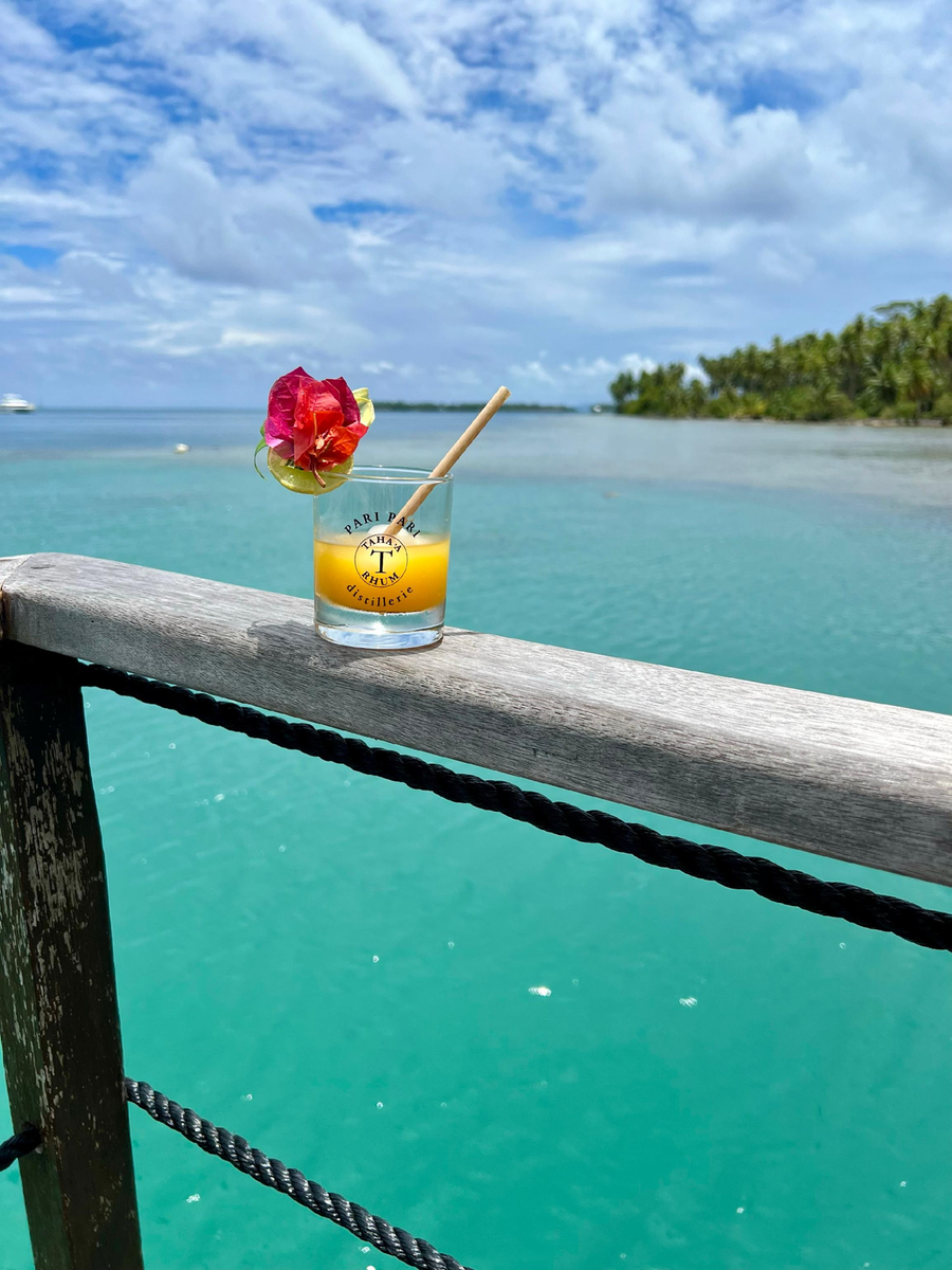 Rum mit Ananassaft - beides wird auf den Inseln rund um Tahiti frisch produziert.