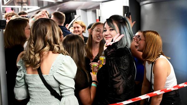 Beste Stimmung auf der Tanzfläche. Wie der Abend verlief und warum die U-Bahn doch nicht fuhr, lesen sie in unserer Reportage.