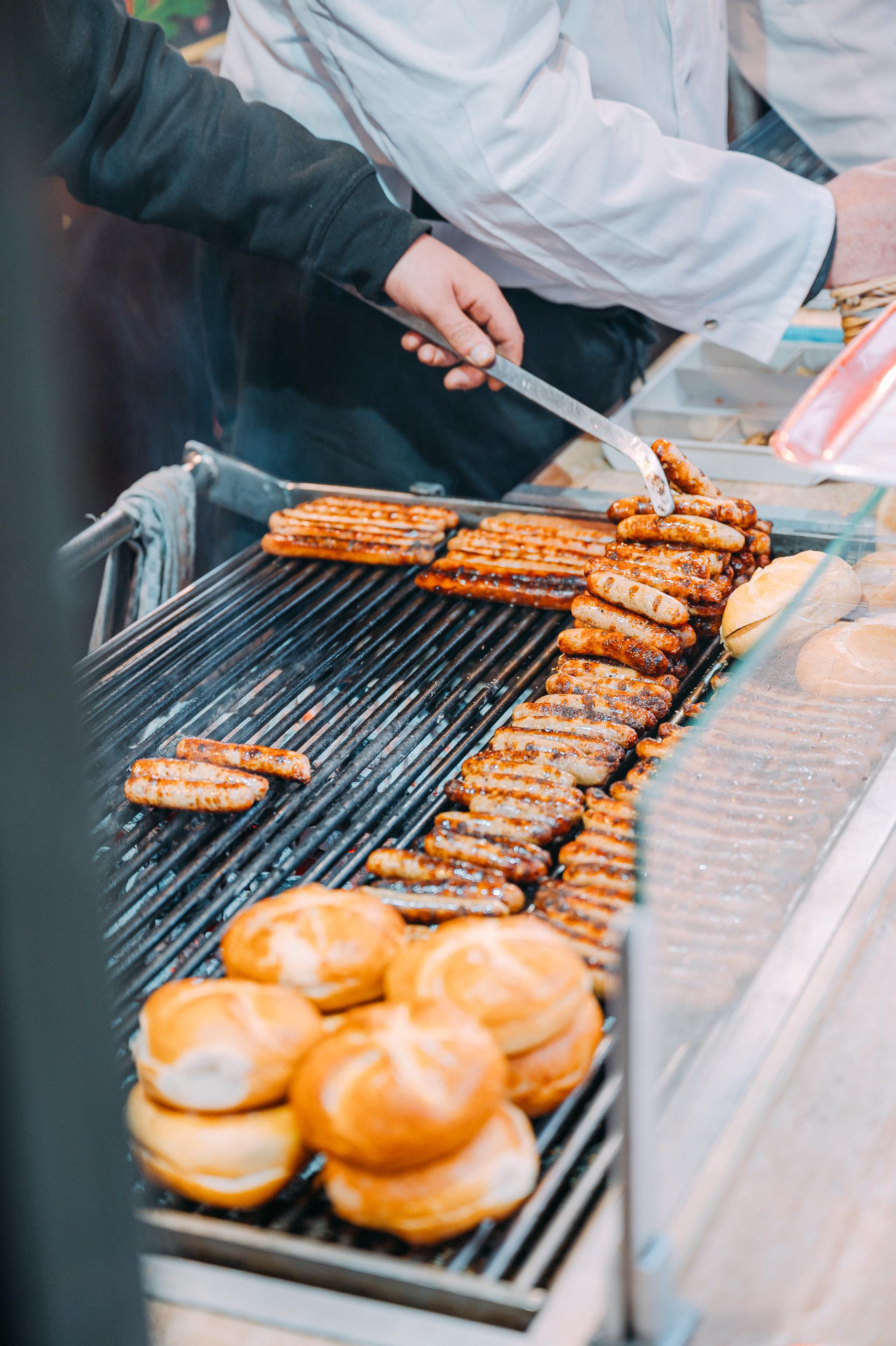Bratwürste bei Stahlmann / Liebermann