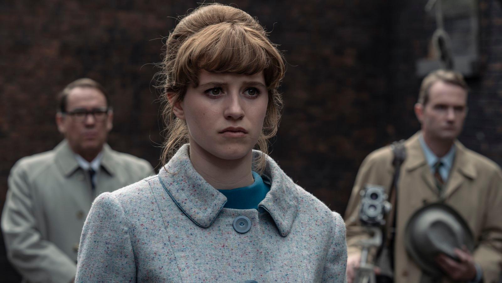 "Deutsches Haus" nach dem gleichnamigen Roman ist die dritte deutsche Eigenproduktion aus dem Hause Disney+. In der Serienadaption geht es um Dolmetscherin Eva Bruhns, die während der Auschwitz-Prozesse 1963 in Frankfurt zum ersten Mal mit dem Holocaust konfrontiert wird. "Deutsches Haus" startet am 15. November.